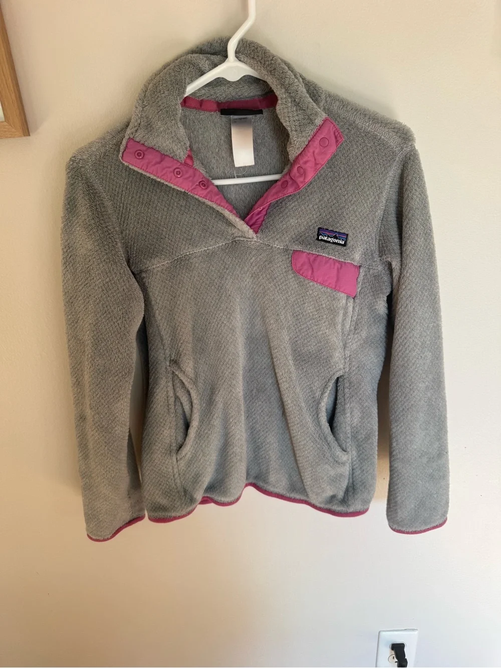 Patagonia Gray Fleece Pullover with Pink Accents - Picture 1 of 2